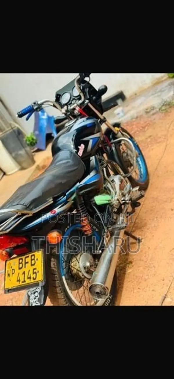 Bajaj CT100 2017