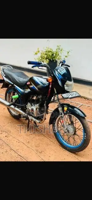 Bajaj CT100 2017