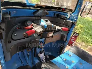 Bajaj RE 2014