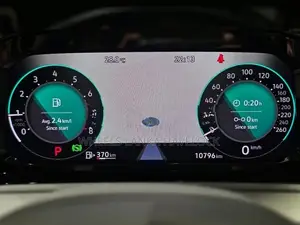 Volkswagen Golf eTsi 2023
