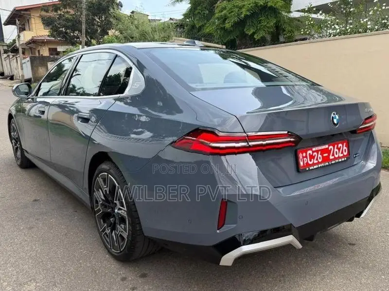 BMW 525i 525Li M-Sport 2025
