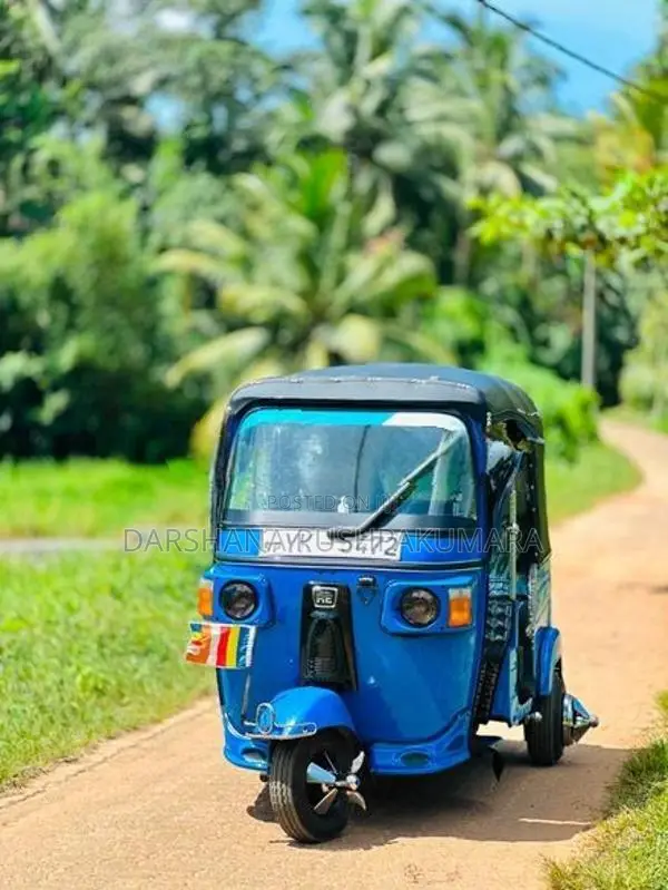 Bajaj RE 2012