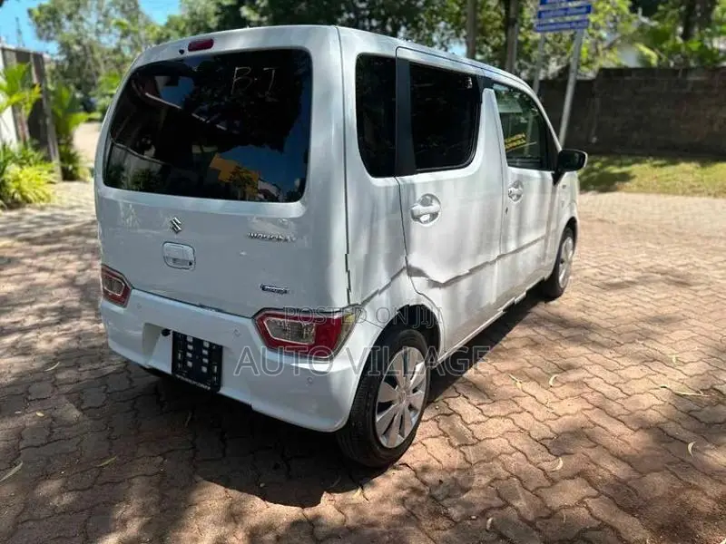 Suzuki Wagon R FX Hybrid 2023