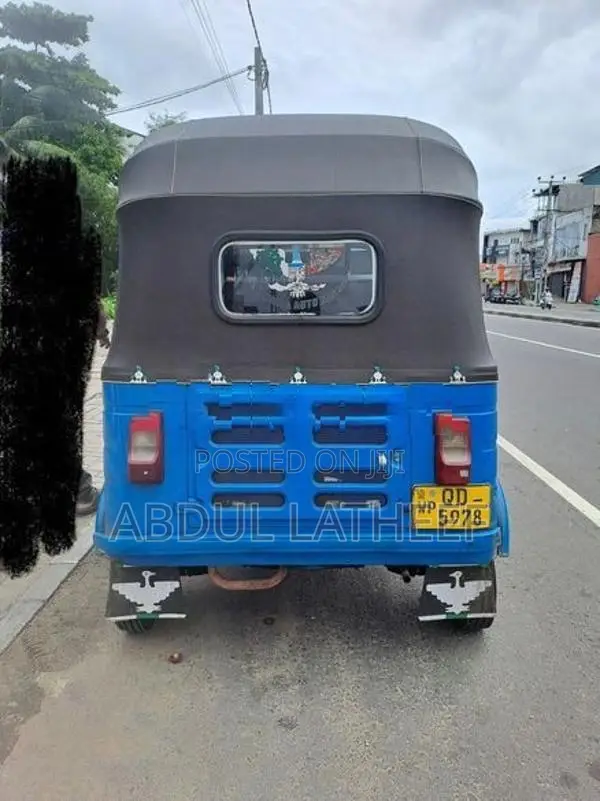 Bajaj RE 2005