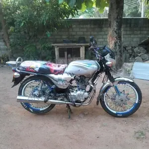 Bajaj Boxer 2005