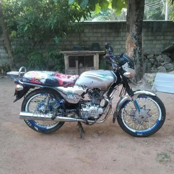 Bajaj Boxer 2005