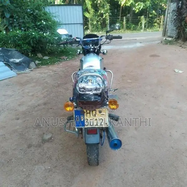 Bajaj Boxer 2005