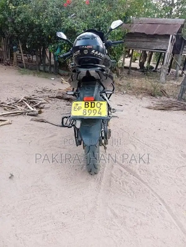 Bajaj Pulsar AS 150 2016