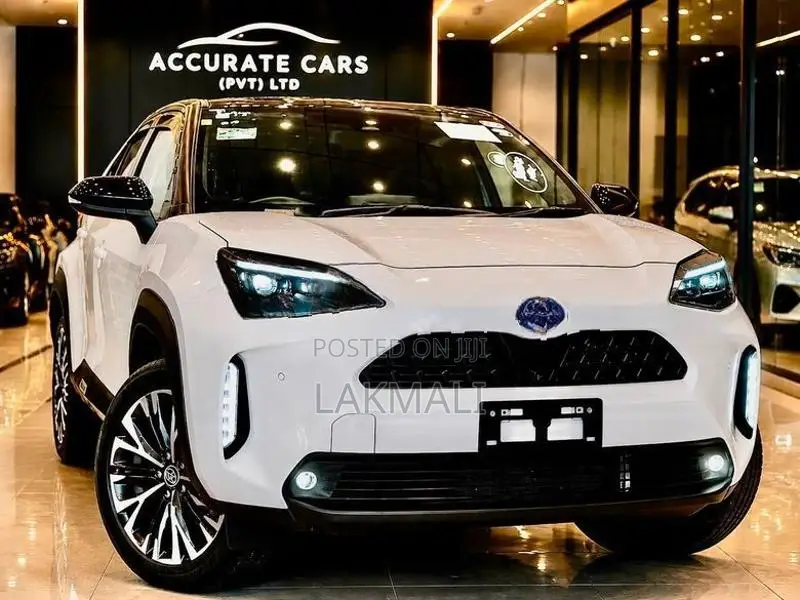 Toyota Yaris Cross Z Two-Tone 4 Way 2023