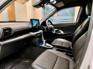 Toyota Yaris Cross Z Two-Tone 4 Way 2023