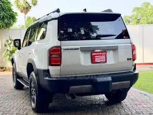 Toyota Land Cruiser Prado 250 2025