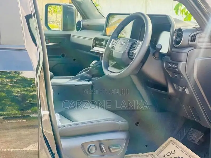 Toyota Land Cruiser Prado 250 VX 2025