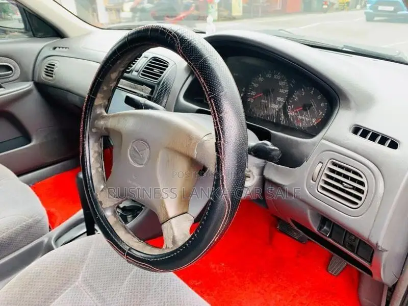 Mazda Familia 1999