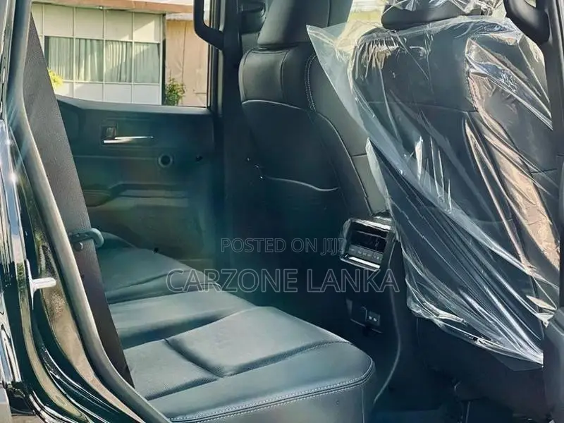 Toyota Land Cruiser Prado 250 VX 2025