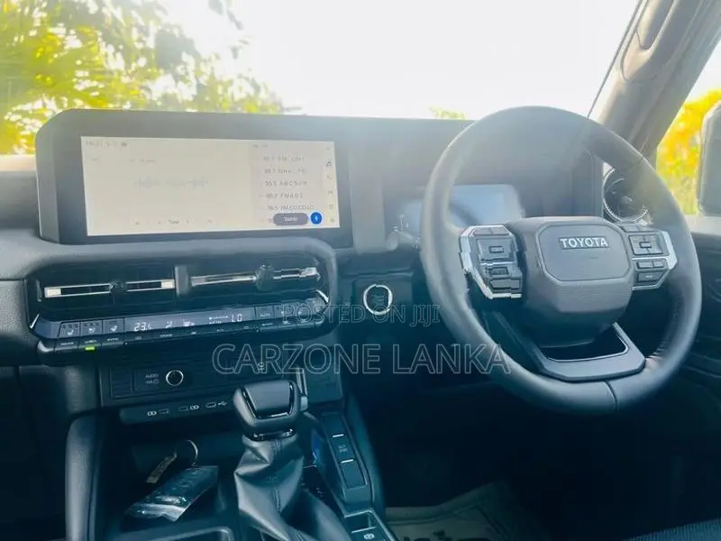 Toyota Land Cruiser Prado 250 VX 2025