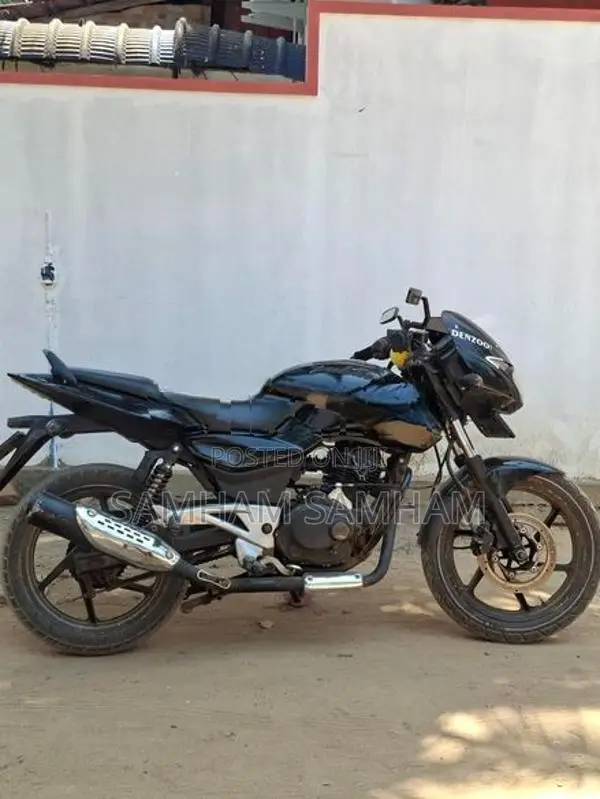 Bajaj Pulsar 180 ondum illa 2011