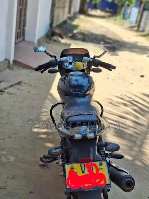 Bajaj Pulsar 180 ondum illa 2011