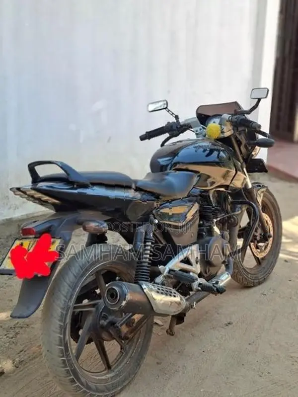 Bajaj Pulsar 180 ondum illa 2011