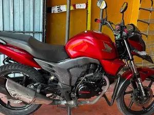 Honda CB Trigger 2015