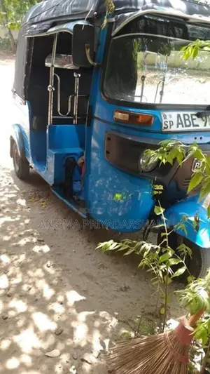 Bajaj RE 2015