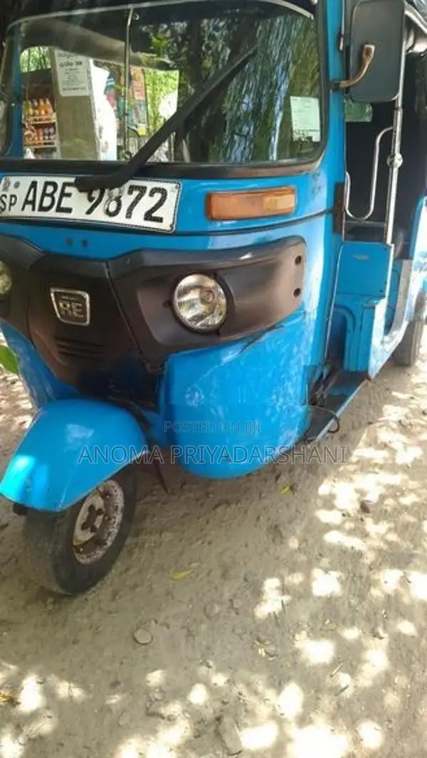 Bajaj RE 2015