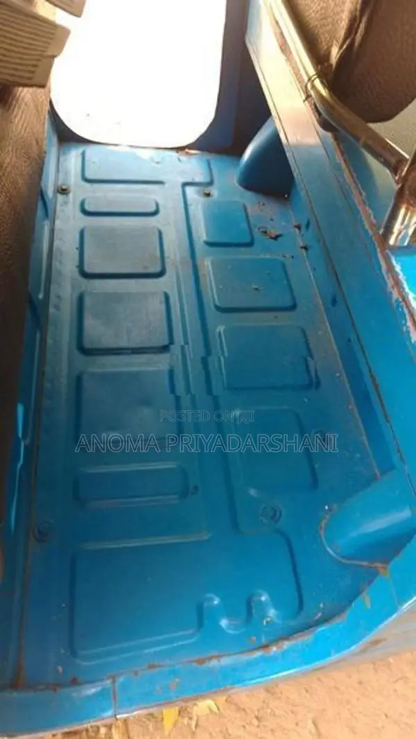 Bajaj RE 2015