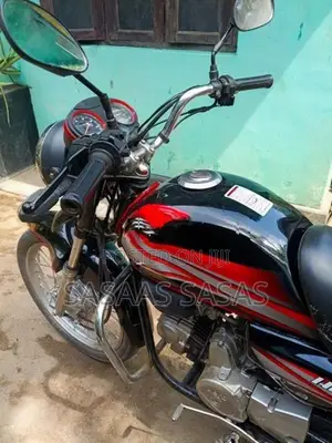 Hero CD 100 2015
