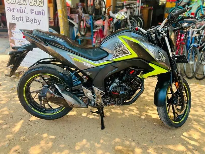 Honda CB Hornet 16R 2018