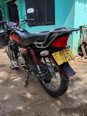 Hero CD 100 2015