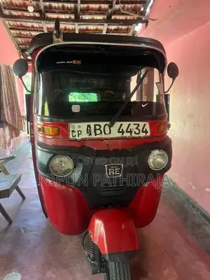Bajaj RE 2016