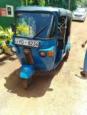Bajaj RE 2011