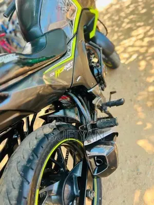 Honda CB Hornet 16R 2018