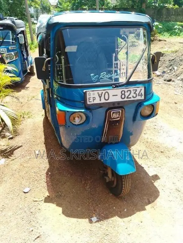 Bajaj RE 2011