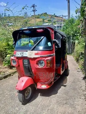 Bajaj RE 2010