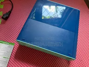 Xbox 360 E 500GB Special Edition - Blue Console