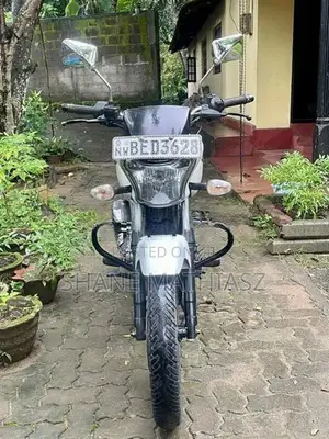 Bajaj V15 2016