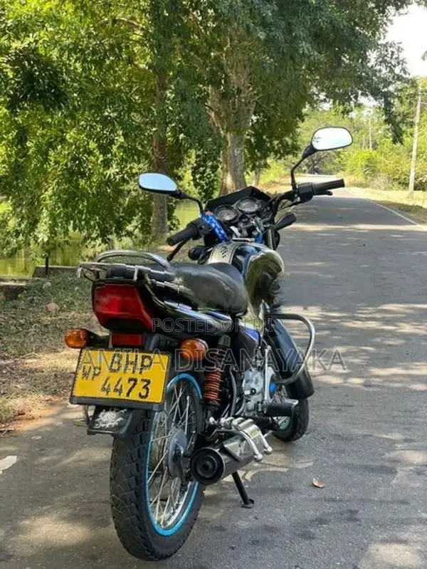 Bajaj CT100 2018