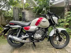 Bajaj V15 2016