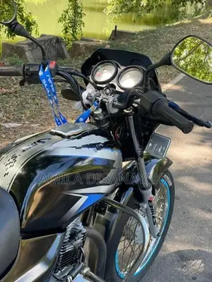 Bajaj CT100 2018