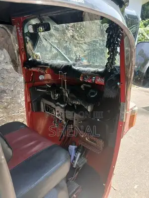 Bajaj RE 2010