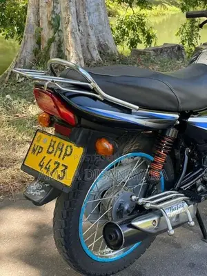 Bajaj CT100 2018