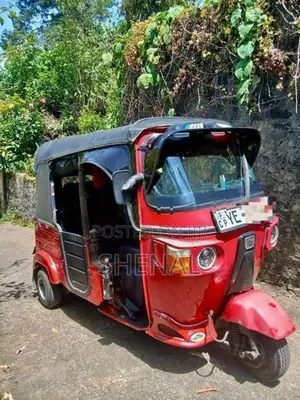 Bajaj RE 2010