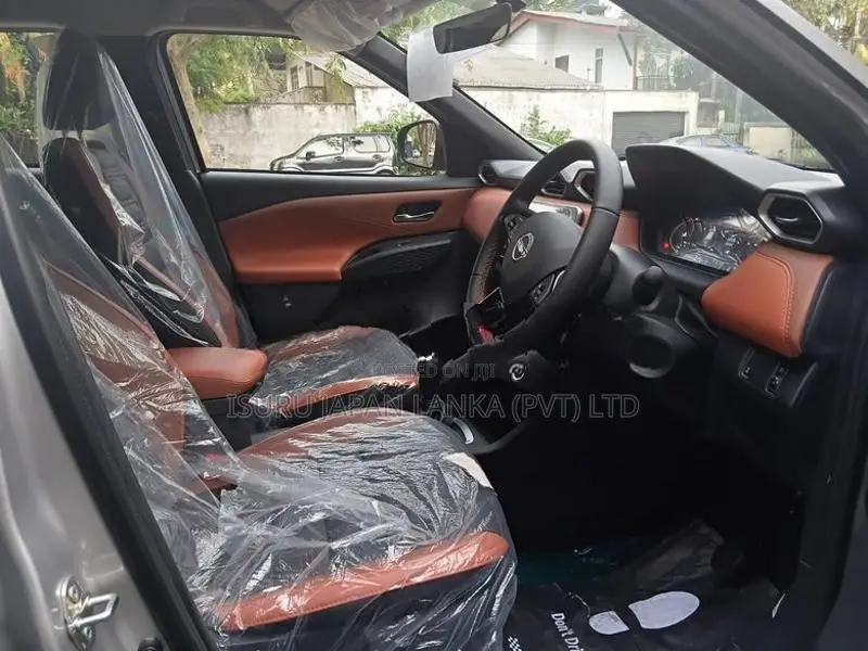 Nissan Magnite Tekna Plus 2025