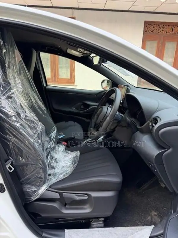 Toyota Yaris G LED BSM 2026