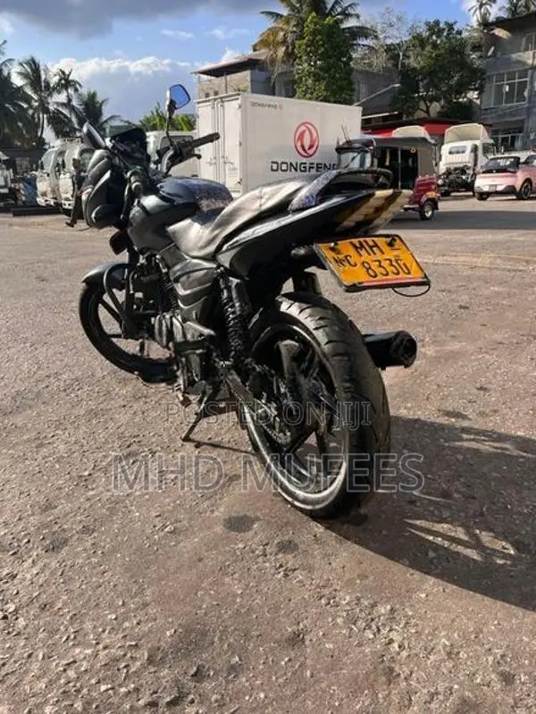 Bajaj Pulsar 180 2006