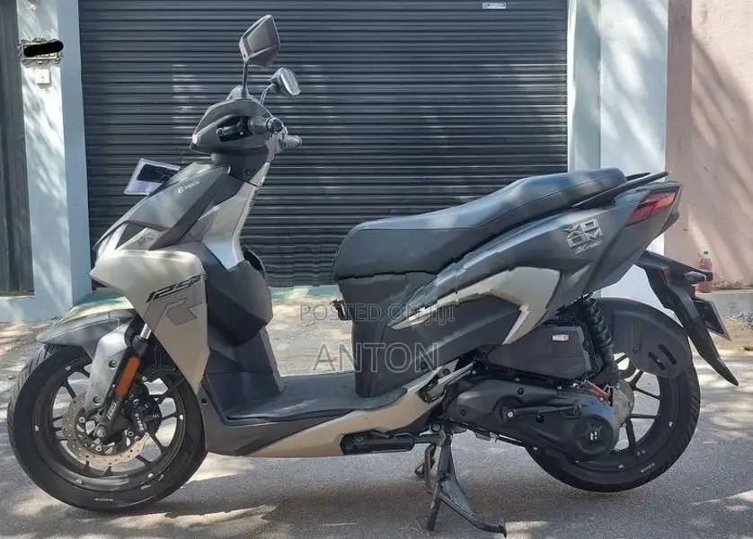 Hero XOOM 125R 2025