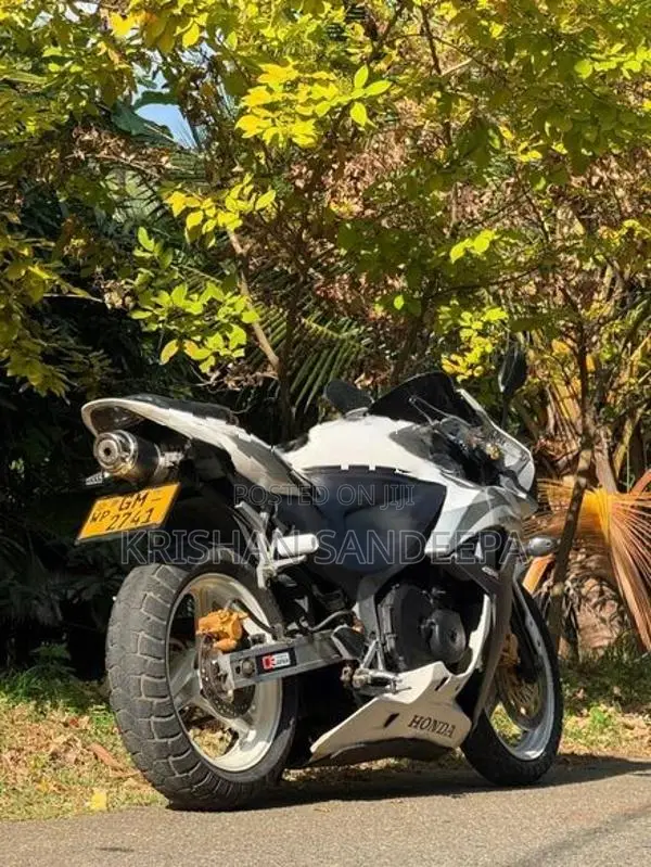 Honda CBR White 2004