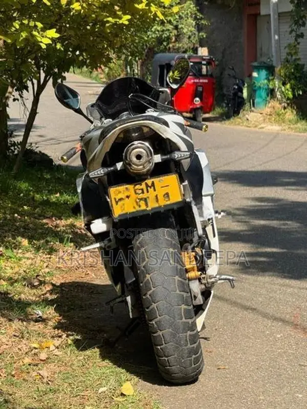 Honda CBR White 2004