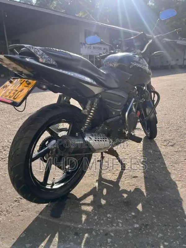 Bajaj Pulsar 180 2006