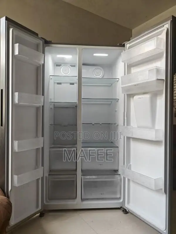 Candy Side-by-Side Refrigerator with Water Dispenser —